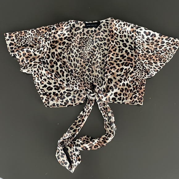 know.one.cares Tops - Cheetah Crop Wrap Top 🐆